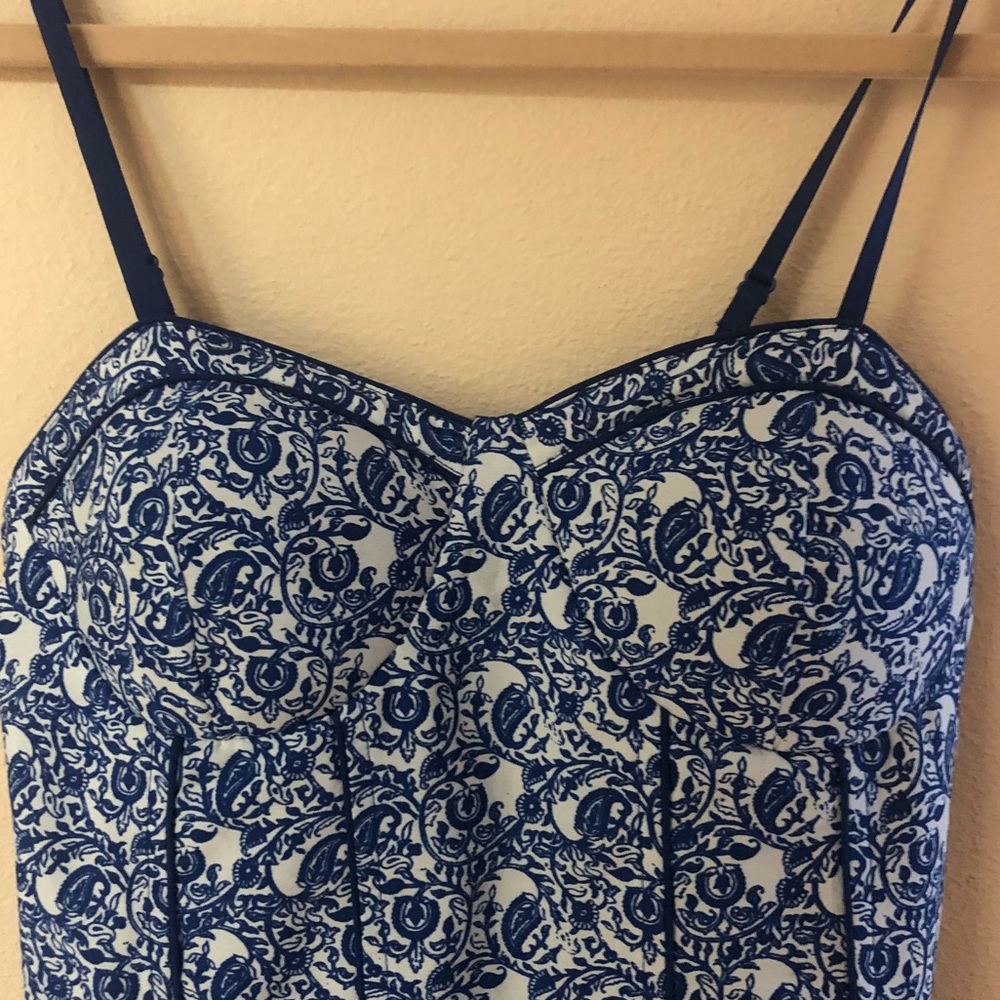 Band of Gypsies Zoe Blue and white Paisley Dress - Picture 4 of 6